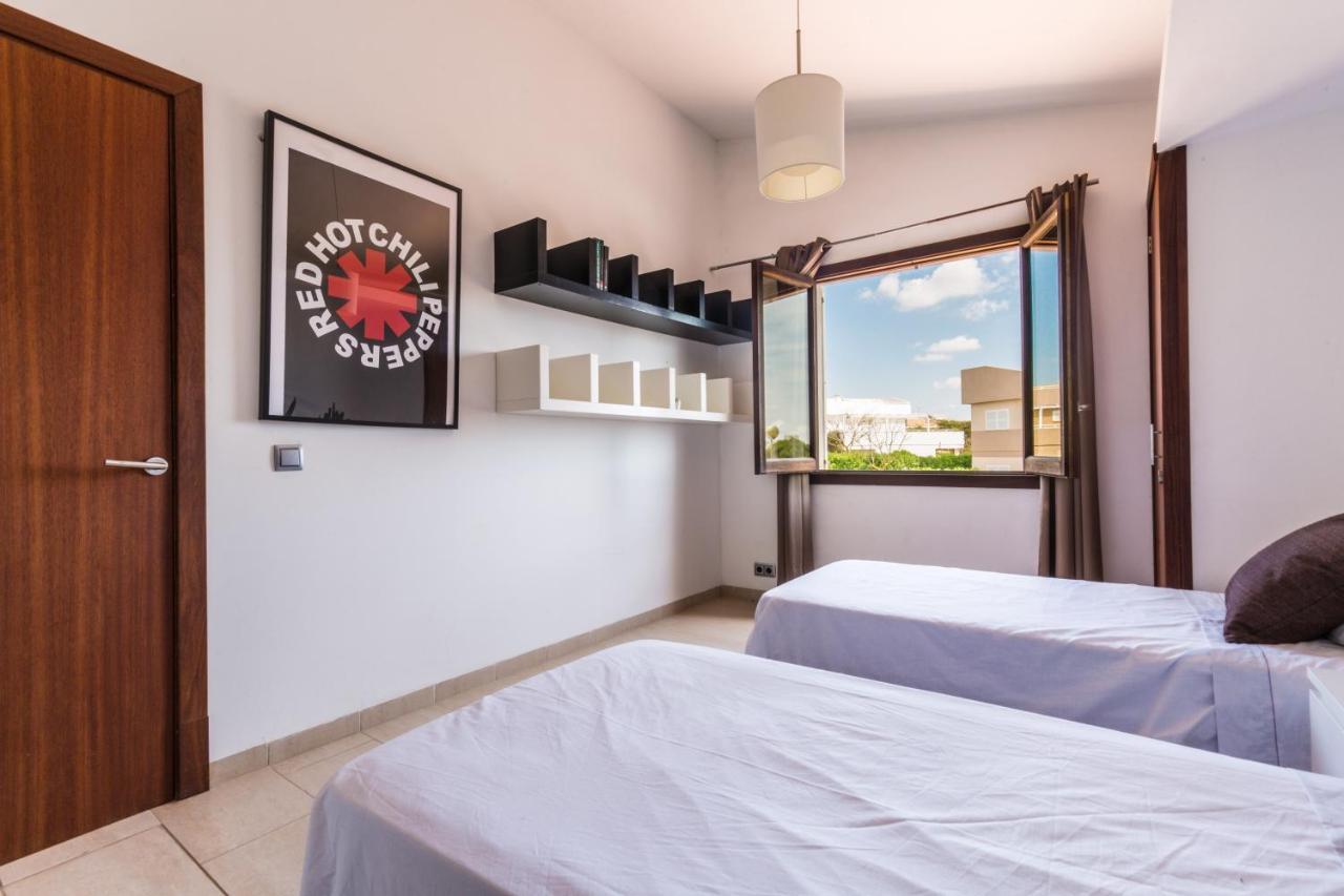 Con Piscina Cerca Del Mar En Villa Sa Rapita